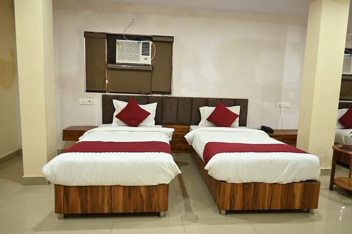 Room 9 of 47