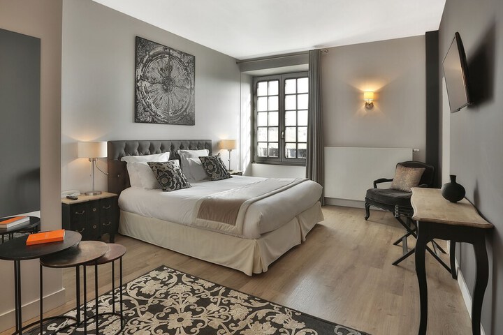 Room 3 of 13