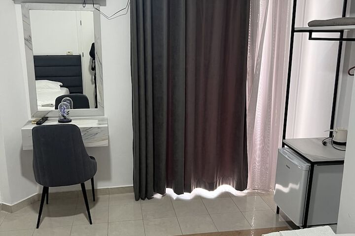 Room 43 of 98