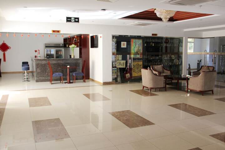 Entrance & Lobby