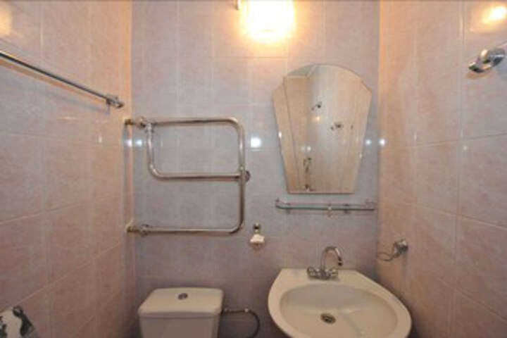 Room 8 of 61