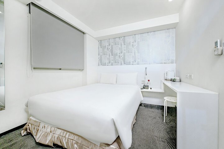 Room 5 of 83