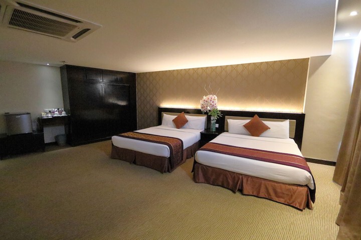 Room 30 of 66