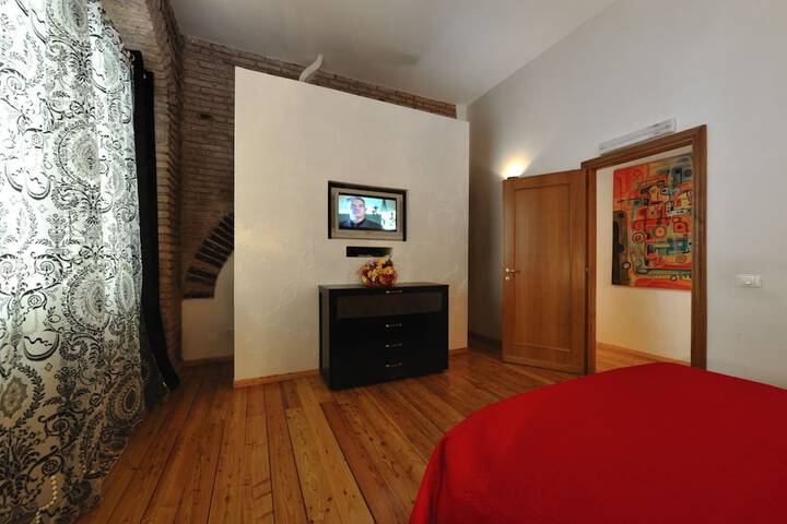 Room 2 of 35