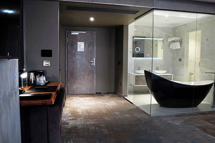 Room 13 of 52