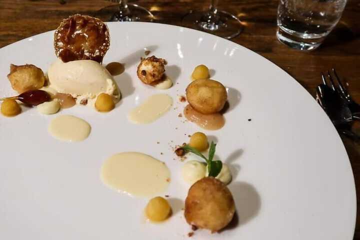 Dining 27 of 72