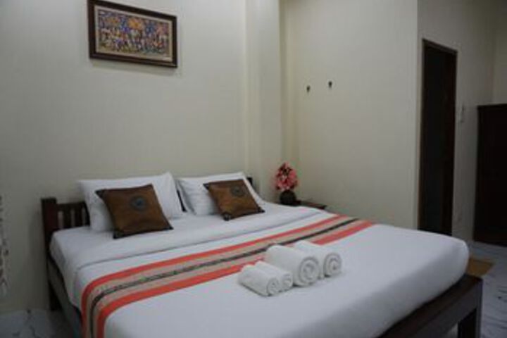 Room 17 of 49