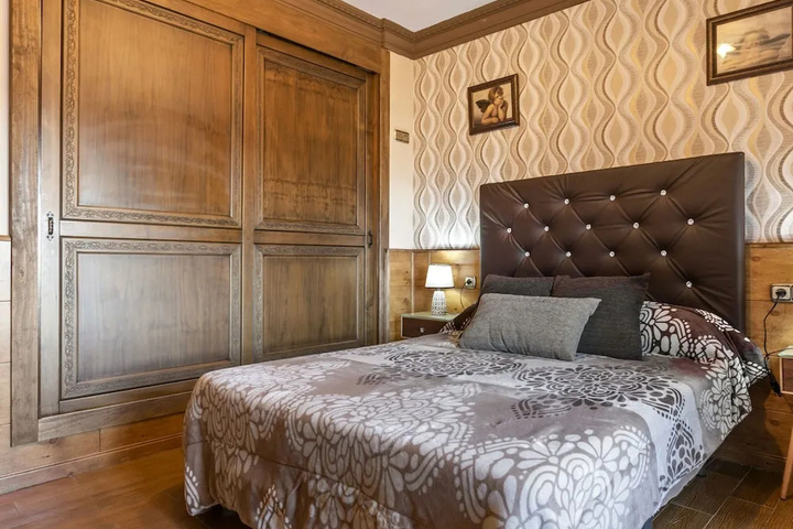 Room 6 of 20