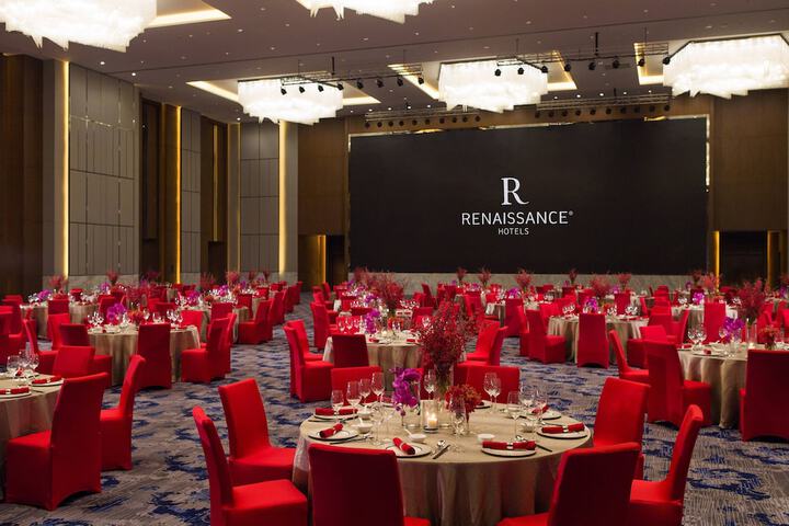 Ballroom/Hall 90 of 100