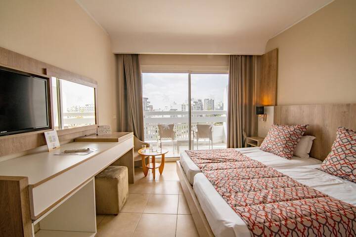 Room 26 of 109