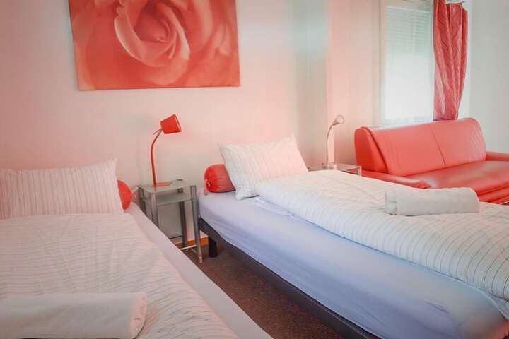 Room 10 of 26