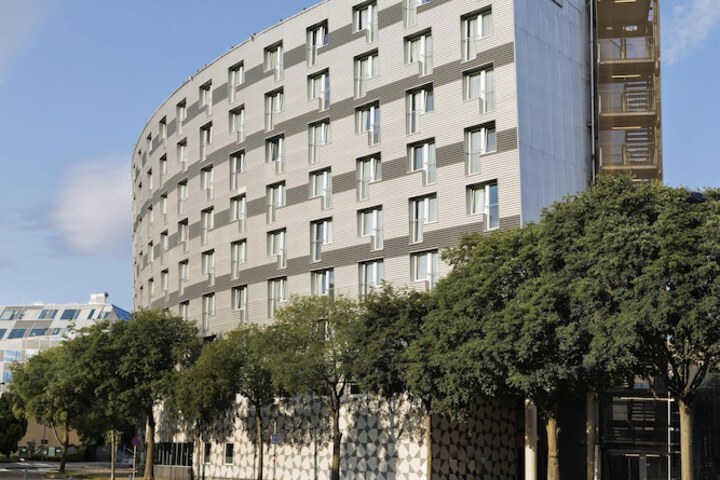 Hotel 92 of 100