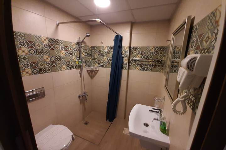 Room 8 of 45