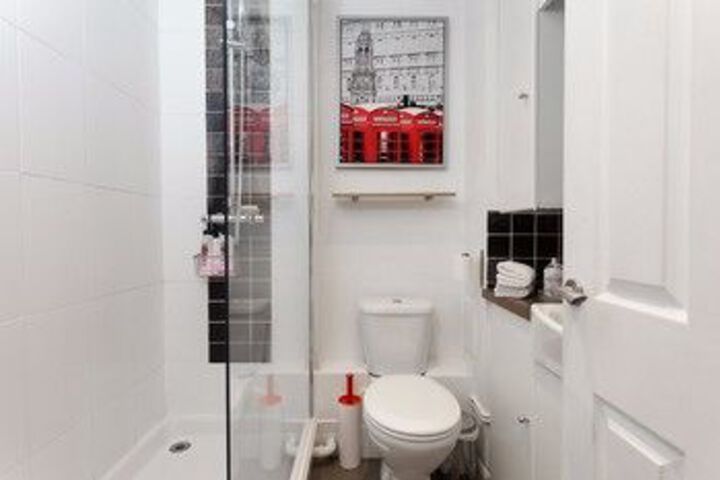 Room 4 of 14