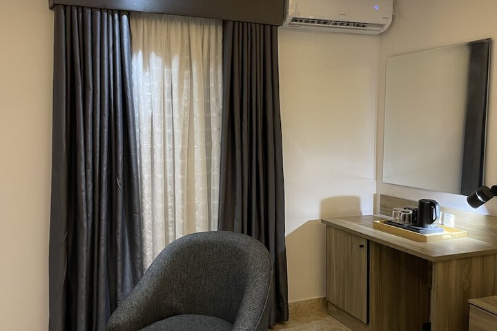 Room 4 of 46