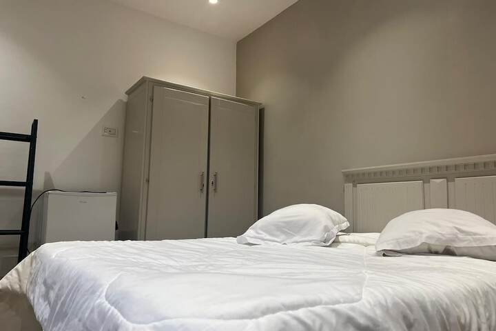 Room 12 of 31