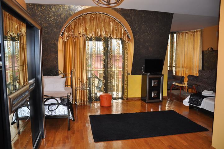 Room 18 of 46