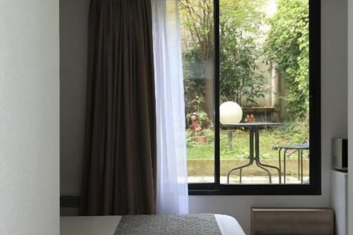 Room 21 of 54