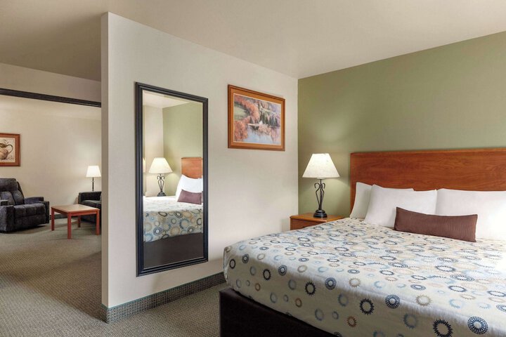 Room 34 of 60