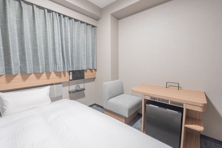 Room 3 of 18