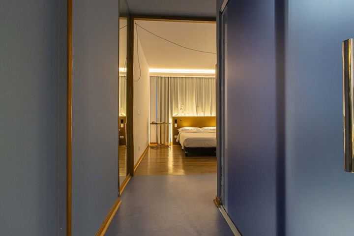 Room 15 of 41