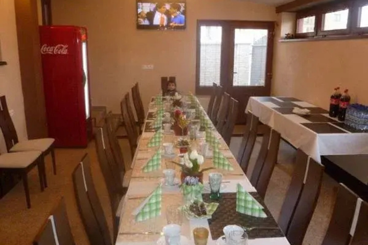 Dining 11 of 11