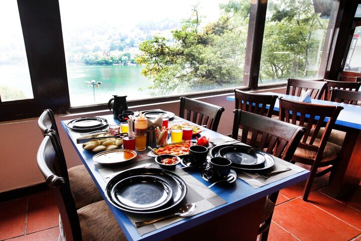 Dining 39 of 59
