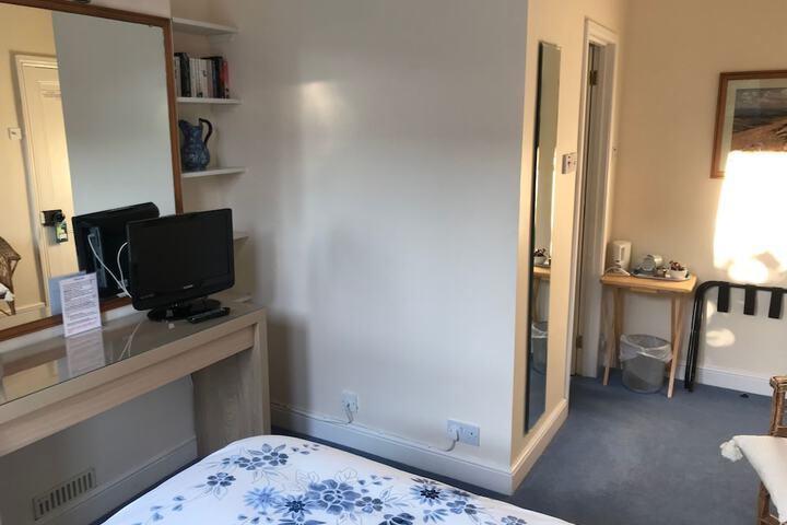 Room 10 of 68