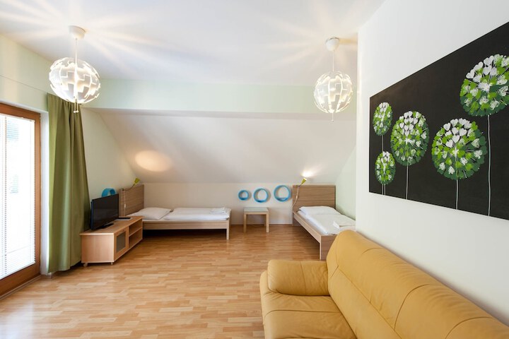 Room 44 of 140