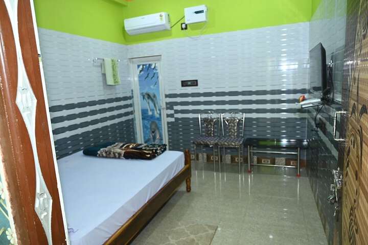 Room 15 of 22