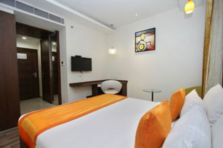 Room 8 of 23