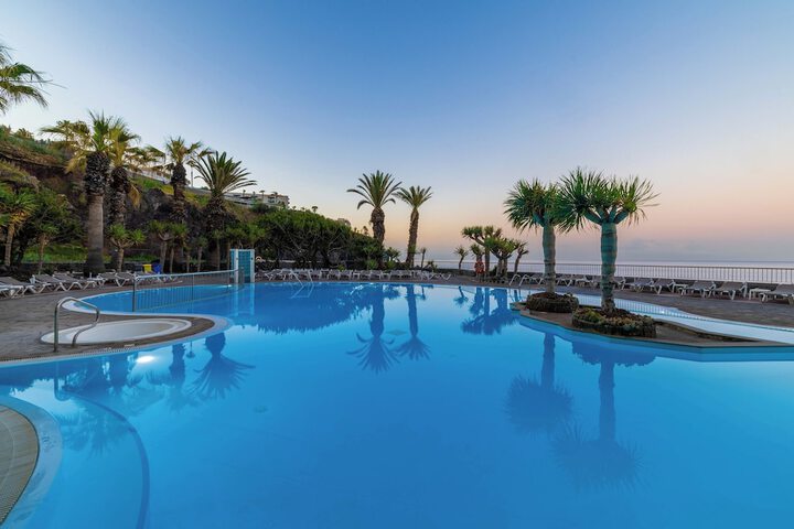 Pools & Facilities