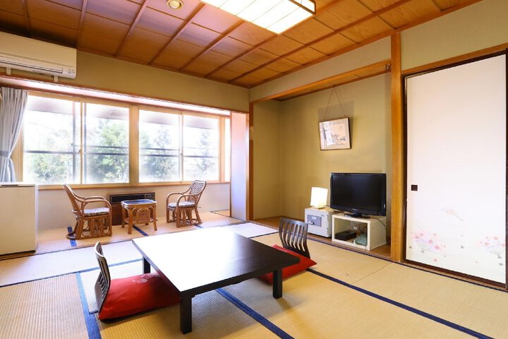 Room 7 of 38
