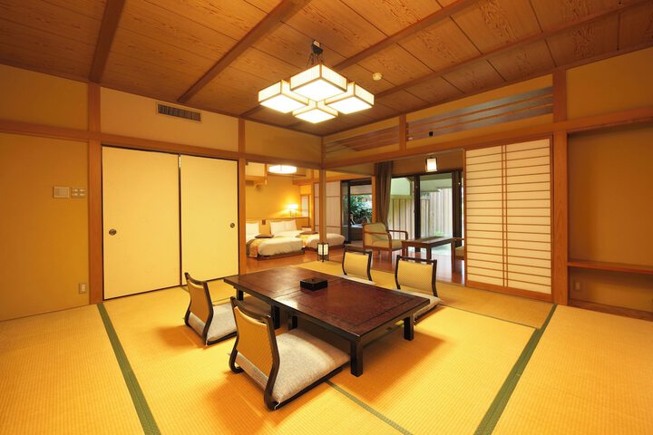 Room 9 of 22