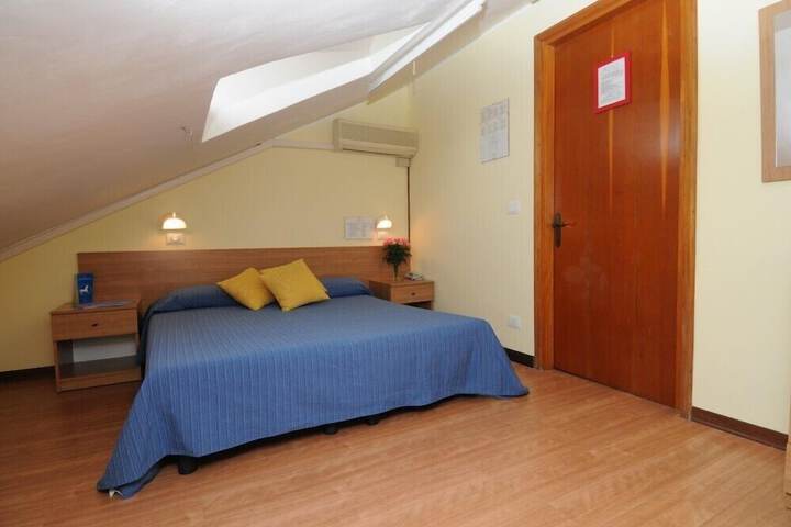 Room 6 of 38