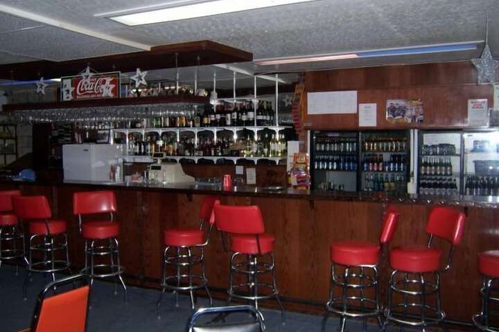 Lounge 61 of 75
