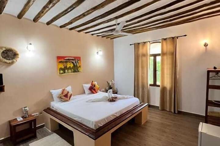 Room 4 of 90