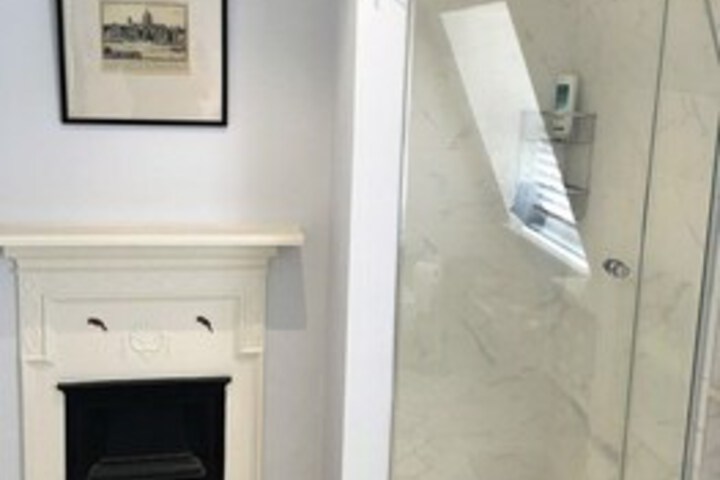 Room 2 of 20