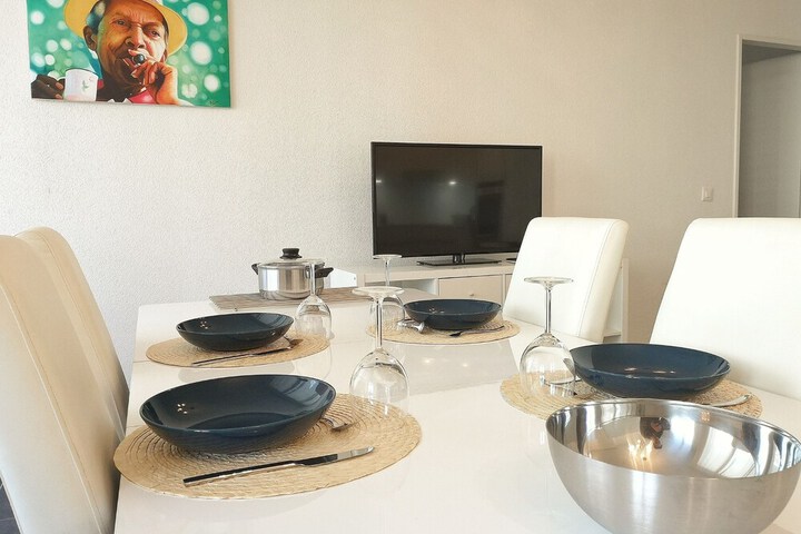 Room 10 of 26