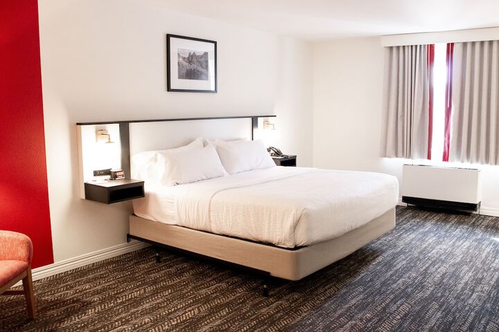 Standard | King Bed (1 of 13)