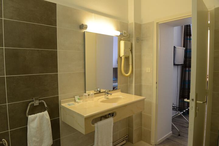 Room 21 of 30