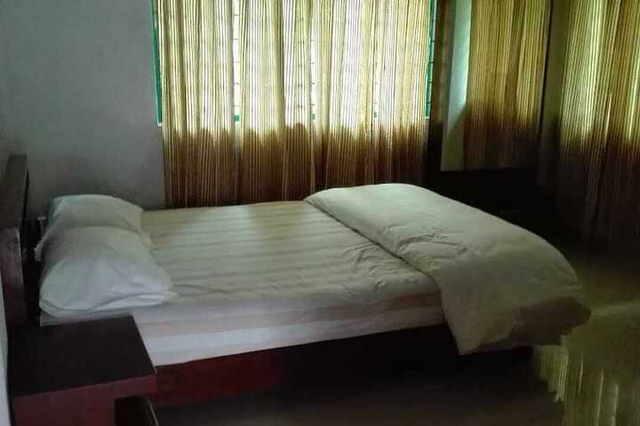 Room 4 of 64
