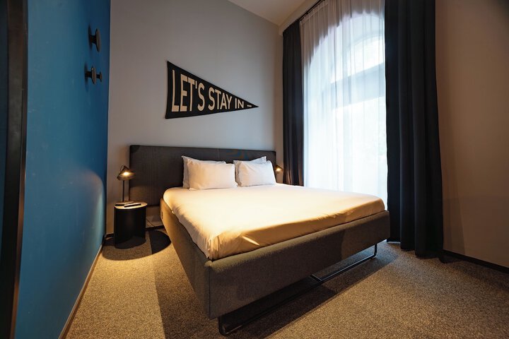 Room 16 of 123