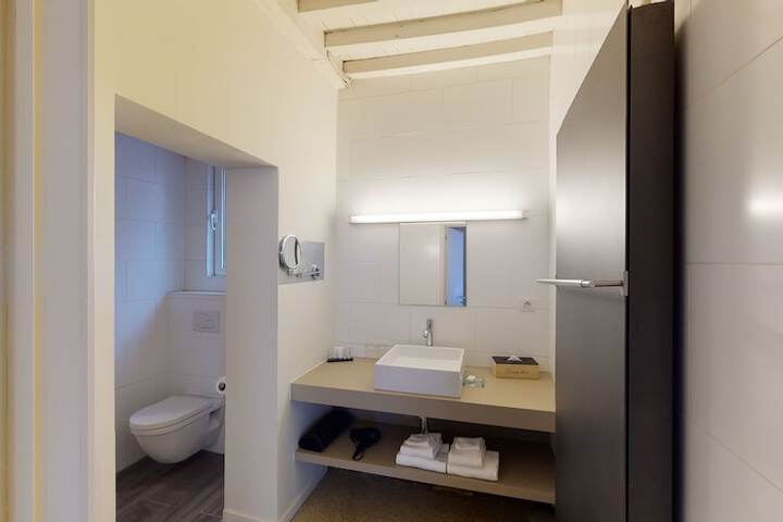 Room 54 of 61