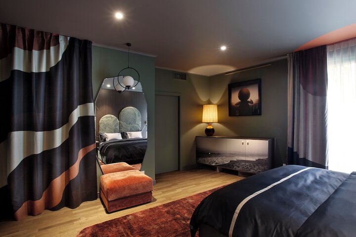 Room 70 of 257