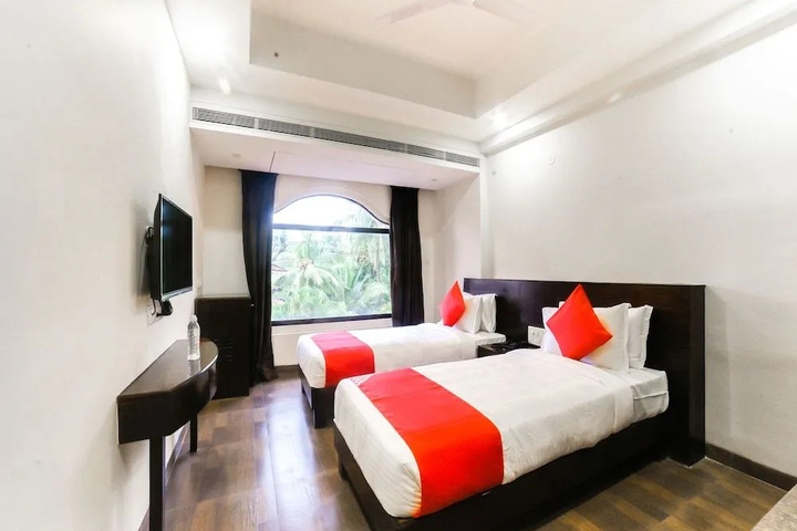 Room 4 of 19