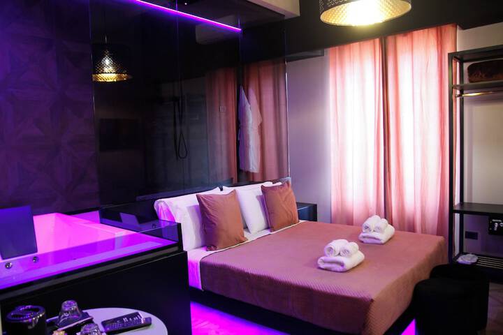 Room 45 of 183