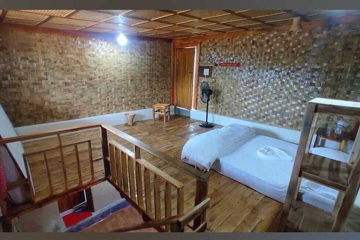 Room 18 of 100
