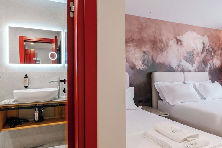Room 44 of 86