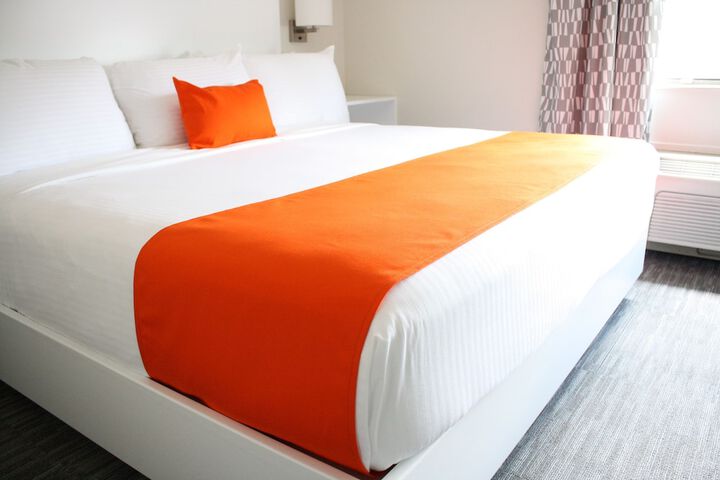 1 King Bed (1 of 5)